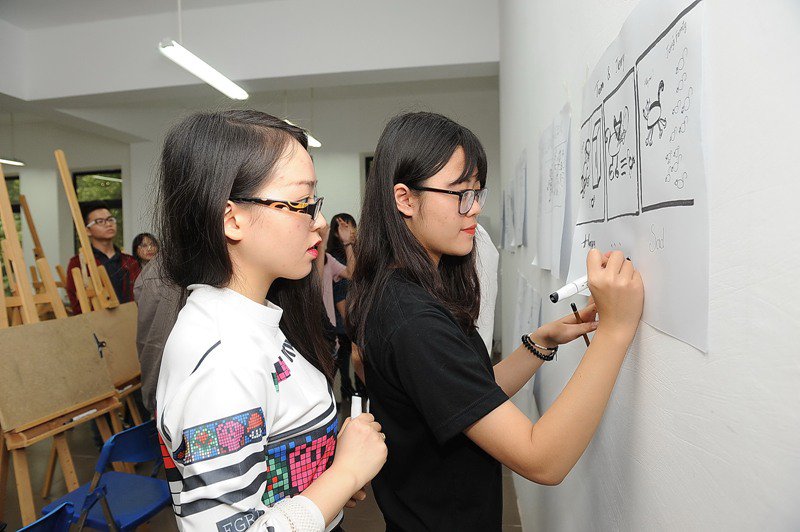 THE YOUTH IN HANOI SHOW GREAT EXCITEMENT IN LEARNING DESIGN0.5555281924934495