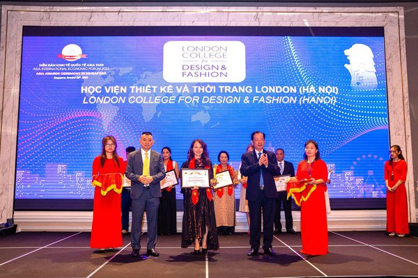 LCDF_Hanoi_lot_top_10_thuong_hieu_Asia_Award_2023 (3).jpg