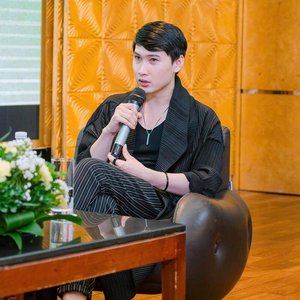 Lehoangson.jpg